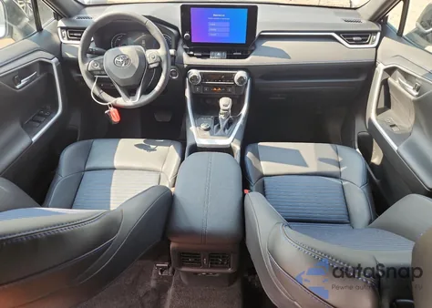 2024 Toyota Rav4 Xse z USA, uszkodzony, nr VIN 2T3E6RFV2RW052329